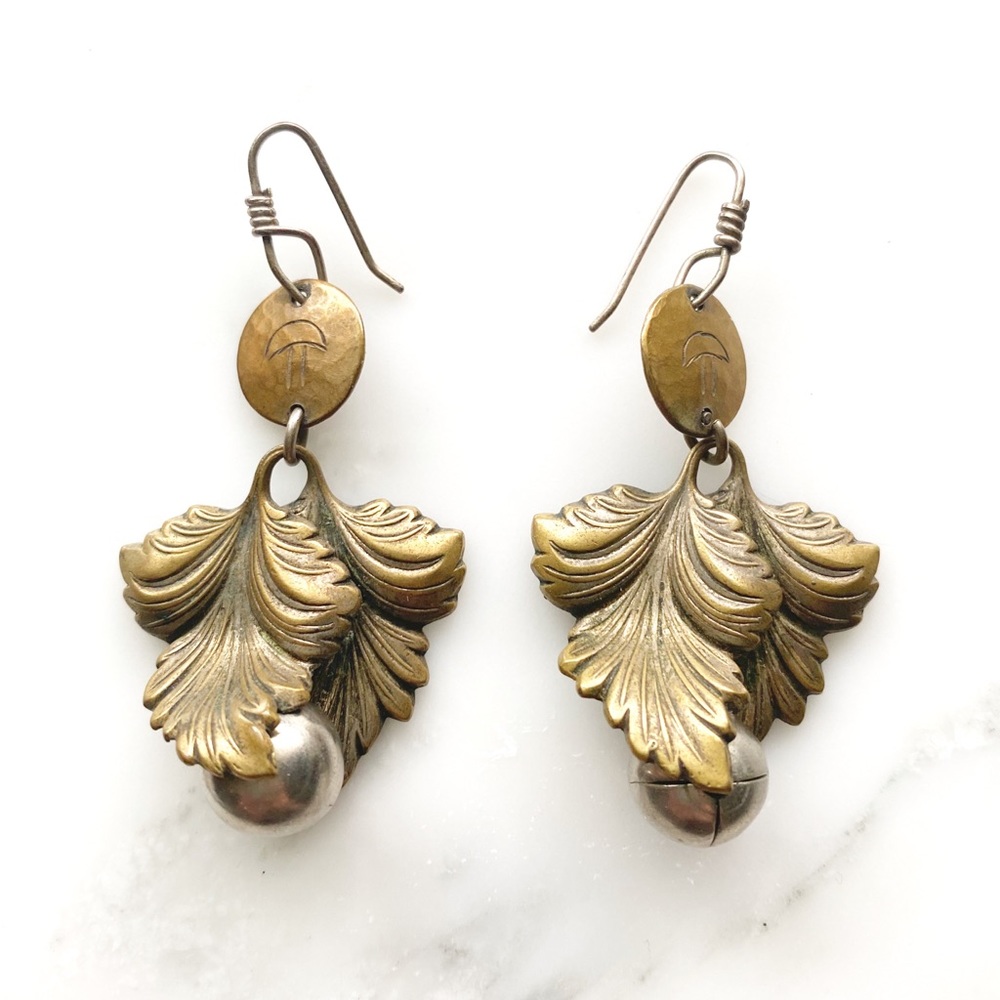 vintage • copper leaves dangle earrings